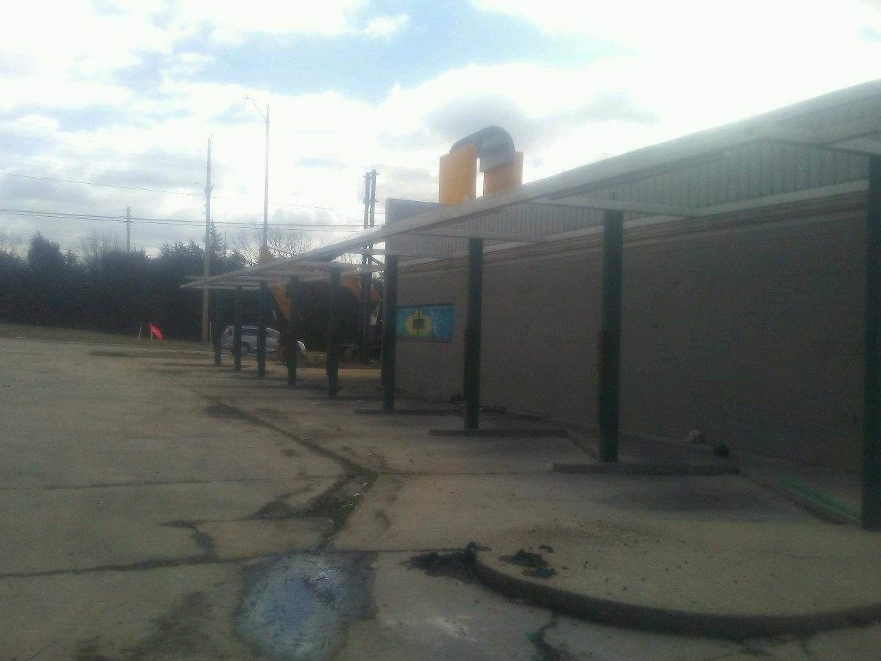 The aging former restaurant standing on the site before demolition